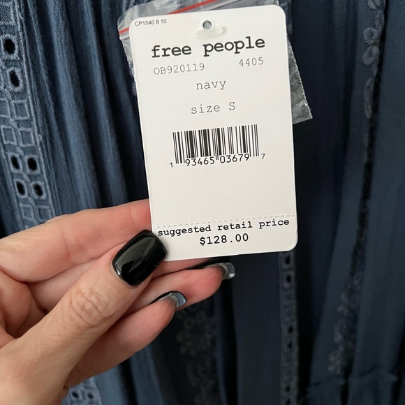 Free People Kiss Kiss Tunic - Color Navy Size Small NWT - Picture 10 of 10